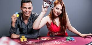 Live-dealer table occupancy showing blackjack, roulette, and baccarat Most Played rankings
